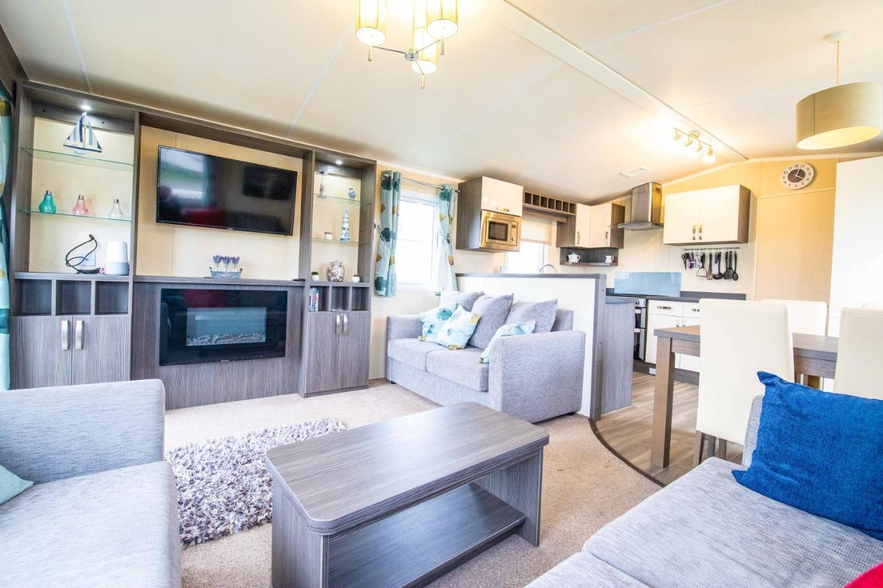 Big Skies Platinum Plus Holiday Home With Wifi, Netflix, Dishwasher, Decking Camber 外观 照片