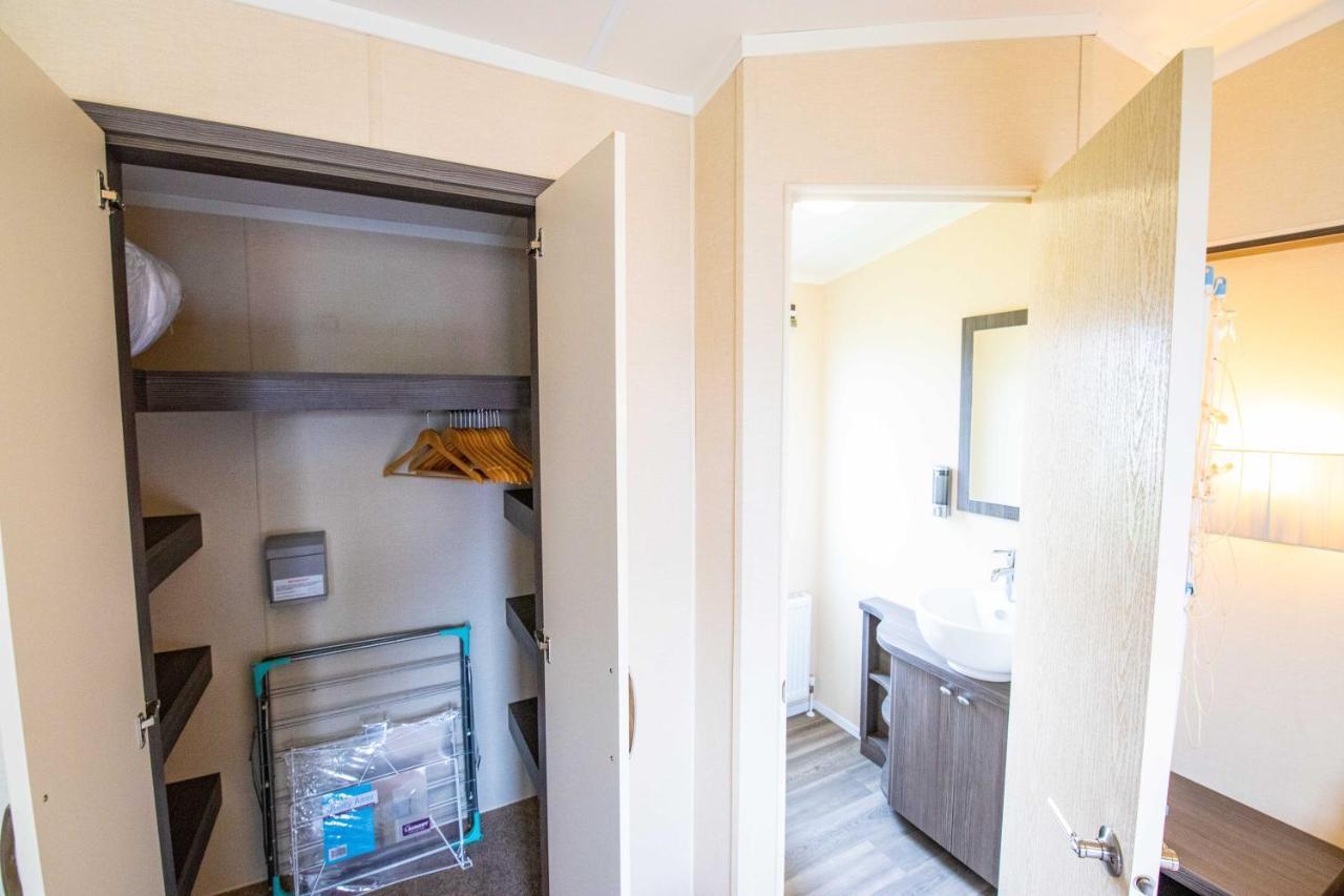 Big Skies Platinum Plus Holiday Home With Wifi, Netflix, Dishwasher, Decking Camber 外观 照片