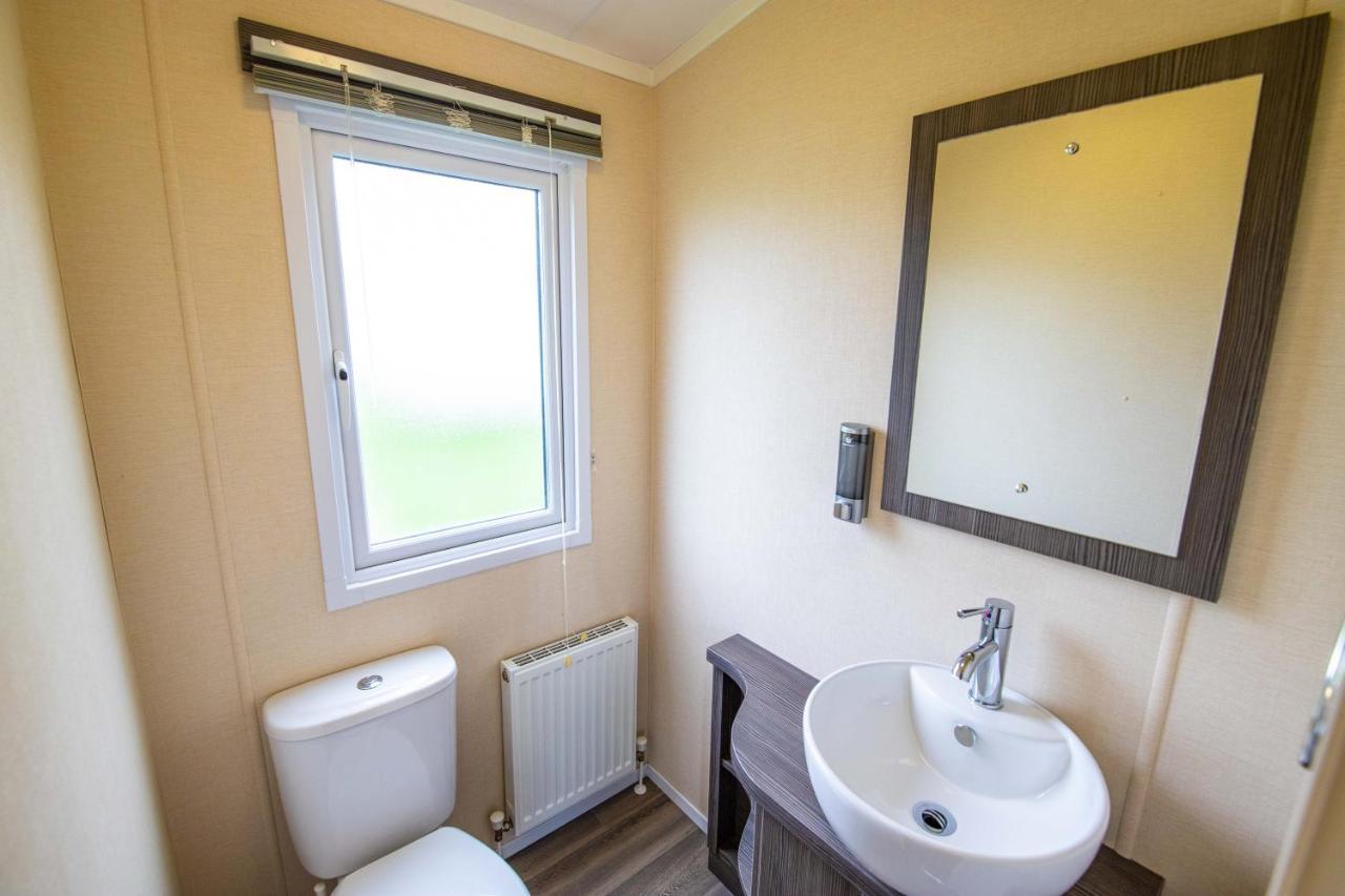 Big Skies Platinum Plus Holiday Home With Wifi, Netflix, Dishwasher, Decking Camber 外观 照片