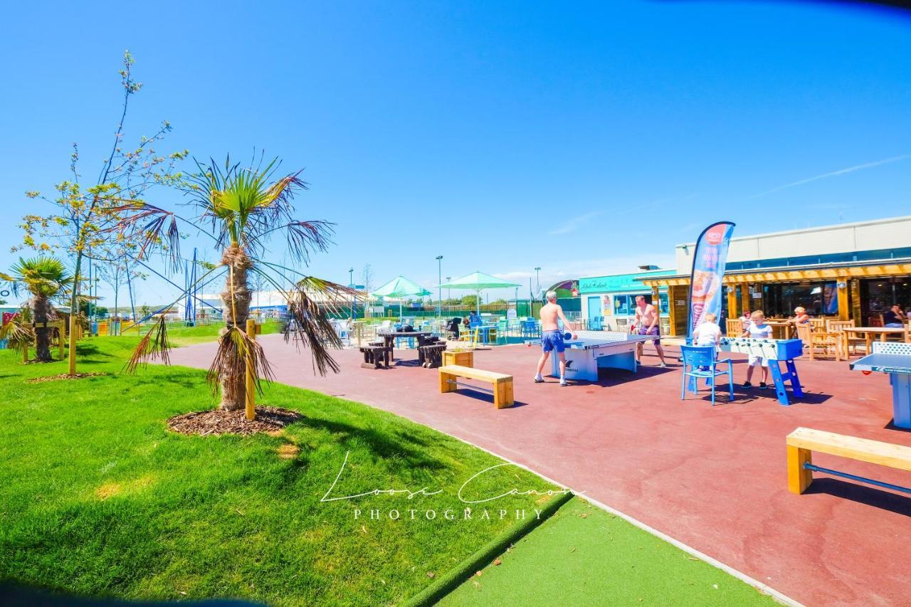Big Skies Platinum Plus Holiday Home With Wifi, Netflix, Dishwasher, Decking Camber 外观 照片